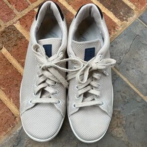 Ellen Degeneres Ed Chavelle Light Gray Women's Sneakers size 10 Nearly New